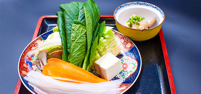 水炊きの具材の野菜や豆腐やくずきり